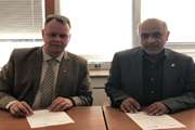 امضاء توافق نامه همکاری بین دانشکده بهداشت دانشگاه علوم پزشکی تهران و دانشکده بهداشت و علوم اجتماعی دانشگاه Tampere فنلاند